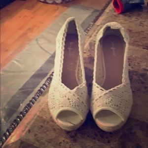 Wedge lace shoes